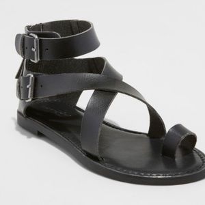 Universal Thread Maribella toe wrap sandals 8 1/2